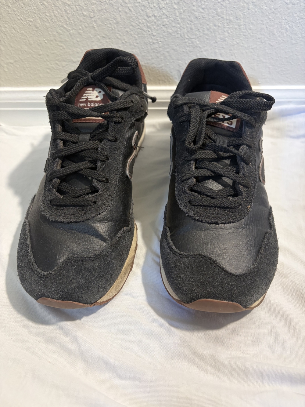 New Balance Men’s Black & Brown Retro Runner Sneakers